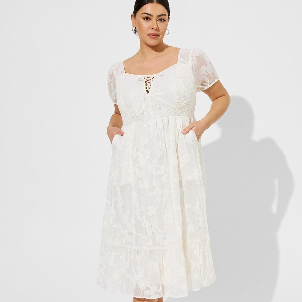 Torrid 4x 26w Plus Size Dress Ivory Lace Up Smocked Midi Sundress NEW with Tags